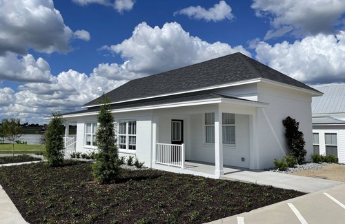 Lake Alfred Cottage | Ideal Duplex Experience at Adams Estate with Pool Access