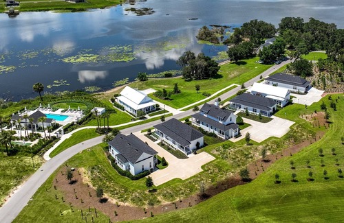 Lake Alfred Cottage | Ideal Duplex Experience at Adams Estate with Pool Access