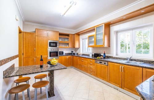 Correeira Villa | Spacious Villa with Private Pool & Ocean Views, Rated 9.4