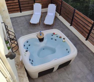 Mires House | Relaxing StoneHouse Kamara with Hot Tub & 10/10 Rating