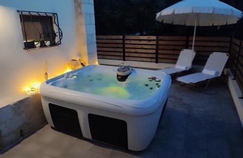Mires House | Relaxing StoneHouse Kamara with Hot Tub & 10/10 Rating