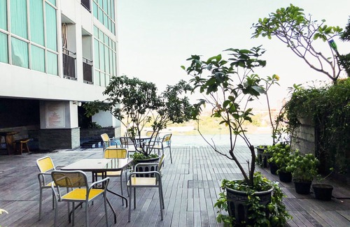 Surabaya Apartment | Cozy Studio Apartment with Pool at Tamansari Papilio