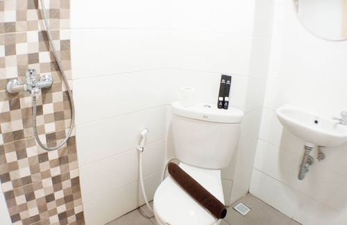 Jatingaleh Apartment | Cozy Studio at The Alton Apartment with Kitchen & Breakfast