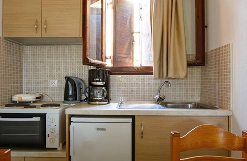 Ammoudara Villa | Tranquil Studio with Garden Veranda & Pool Access