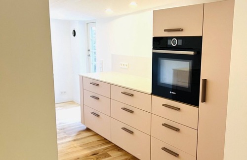 Tating Cottage | Serene Stay at Tating with Ocean Views and Spa Access