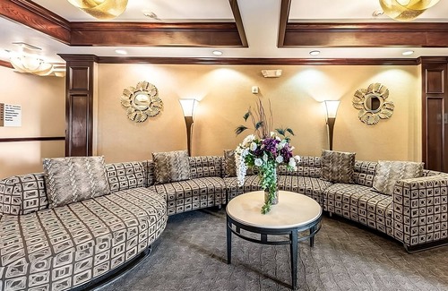 Mineral Wells Hotel | Relaxing Unit at Red Lion Inn & Suites Mineral Wells! FREE Breakfast & Parking!