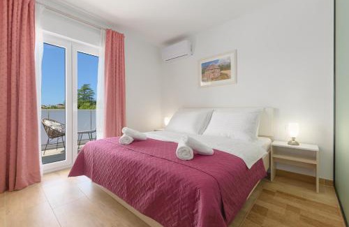 Valbandon Villa | Serene Villa Mala Vala with Pool & Oceanfront Views