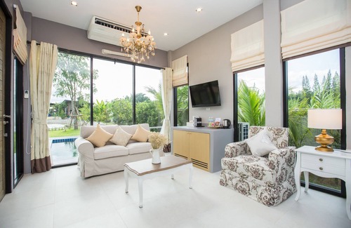 Suan Phueng Hotel | Discover Release Pool Villa Resort: Guest Rated 9.8/10