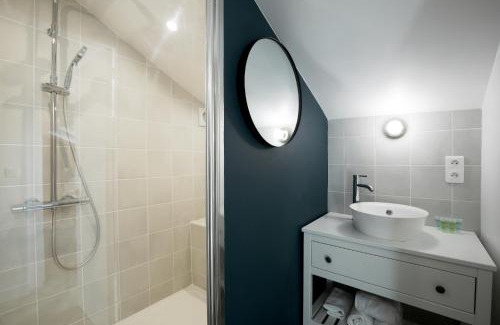 Parc-de-Montsouris Apartment | Relish Best Paris Baguette in Light-Filled Duplex