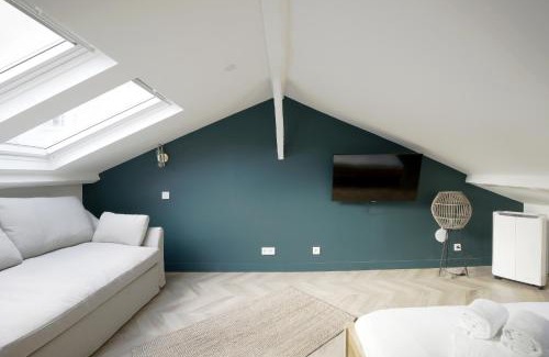 Parc-de-Montsouris Apartment | Relish Best Paris Baguette in Light-Filled Duplex