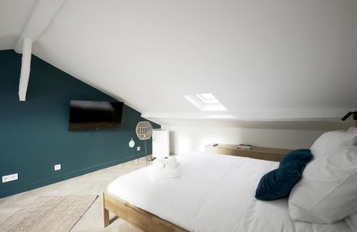Parc-de-Montsouris Apartment | Relish Best Paris Baguette in Light-Filled Duplex