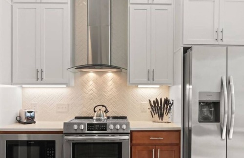 Charlotte Condo | Experience SouthPark: 1BR Condo with Premier Amenities