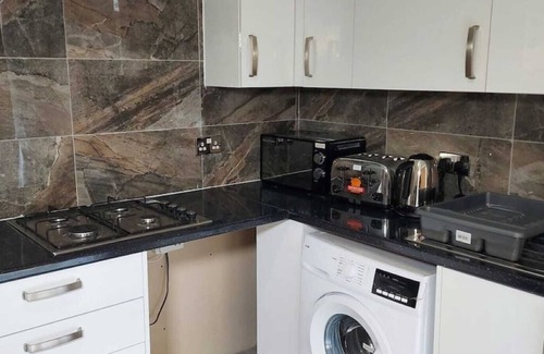 River House | Remaj Service Accommodation 3 Bedrooms, 6 Beds Sleep 7