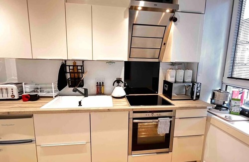 Dundee Apartment | Inviting 1-Bed Apartment with Kitchen in Dundee