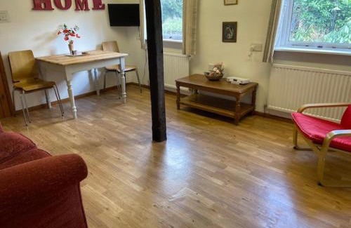 Stow Bardolph House | Inviting 2-Bed Barn Retreat in Downham Market for Families