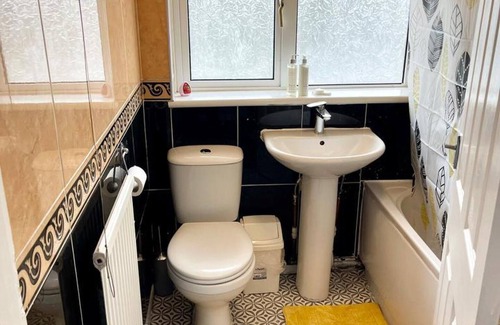 Graig Apartment | Inviting 3-Bed Apartment in Newport - Pet & Child Friendly