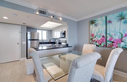 Hudson Apartment | Inviting Hudson Condo with Breathtaking Coastal Views