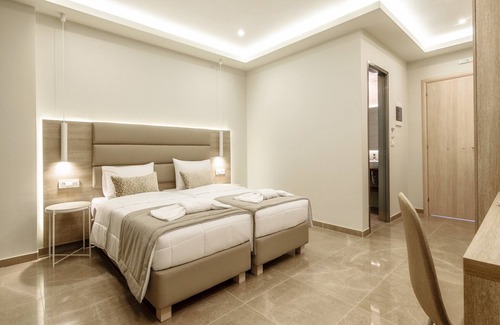 Amoudi Hotel | Remezzo Studios & Apartments: Poolside Ocean View Retreat