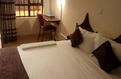 Nakuru Bed & Breakfast | Cozy Remiz Guest House: Family-Friendly with Breakfast Included