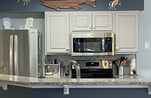 Calabash Condo | Freshly Remodeled Condo with Ocean View & Pool Access
