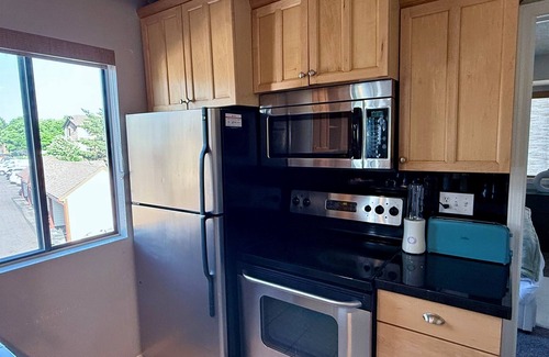 Englewood Condo | Remodeled 2 Bed, 2 Bath | Near Denver w Gym
