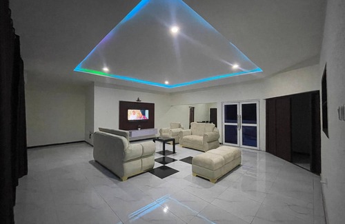 Abeokuta House | Remodeled 2 Bd with WiFi In Quiet Adigbe Abeokuta Estate. 5 mins to Downtown.