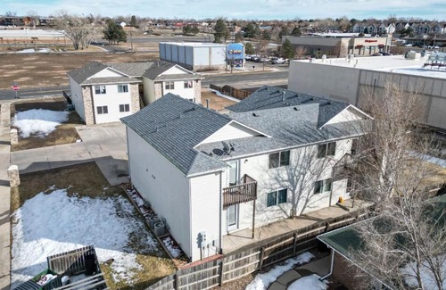 Brighton House | Comfortable 2 King Beds near DIA and Barr Lake