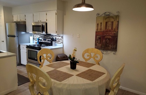Springwoods House | Pet-Friendly Duplex with Spa and Hot Tub in Northwest Austin