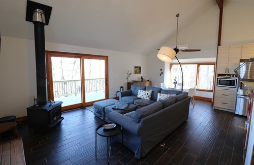 Treeloft House | Experience a Remodeled 3BR Ski Chalet by Tyro Slope