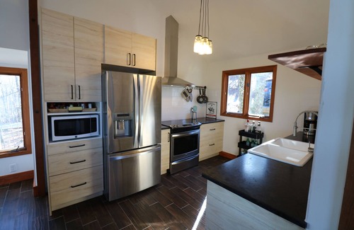 Treeloft House | Experience a Remodeled 3BR Ski Chalet by Tyro Slope