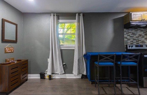 Cedar Crest House | Remodeled 4-bedroom house near downtown Dallas with WiFi, AC