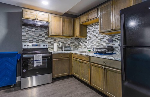 Cedar Crest House | Remodeled 4-bedroom house near downtown Dallas with WiFi, AC