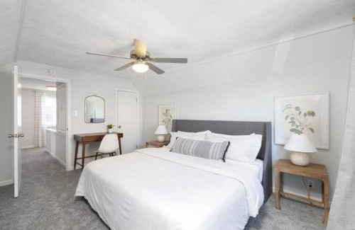 Parma House | Remodeled 4 Bedroom With a Game Room