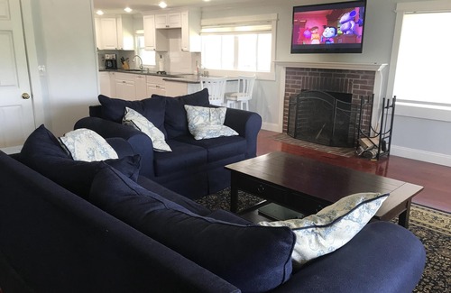 Kingston House | Exceptional Waterfront Retreat with Dock & Ocean Access