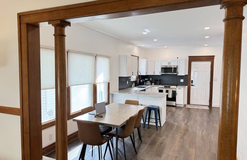 Lakewood House | Modern Getaway: 5 Min Walk to Dining & Downtown Fun