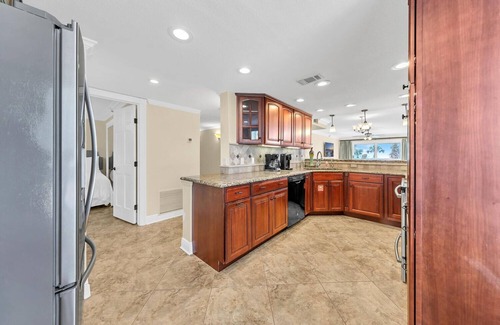 Destin Condo | Beachfront Bliss at Destin Towers with Ocean View & Spa