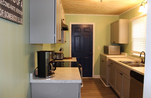 Manteo House | Cozy Remodeled Bungalow Near Manteo's Historic Waterfront