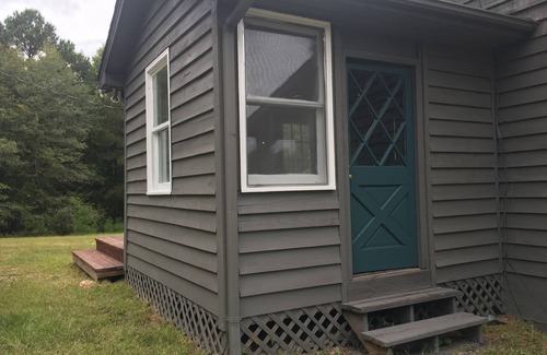 Elberton House | Modern Cabin Near Lake: Family-Friendly Retreat & Pool!