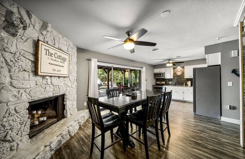 Grove Cabin | Pet-Friendly Cabin on Grand Lake with Boat Dock Access