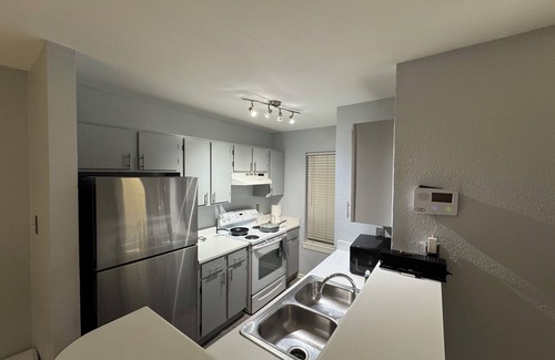 East Riverside - Oltorf Apartment | Remodeled Condo Minutes From South Congress and Downtown