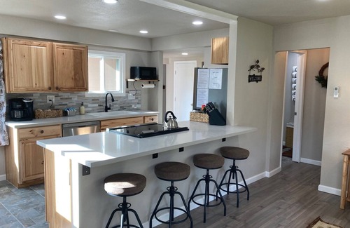 Three Rivers Cottage | Remodeled Cottage with Pool - Steps from Downtown Fun