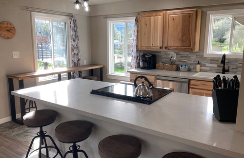 Three Rivers Cottage | Remodeled Cottage with Pool - Steps from Downtown Fun
