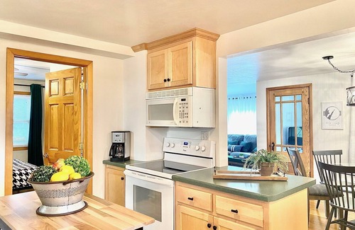 Juddville House | Beautifully Remodeled Bungalow Near Egg Harbor & Fish Creek