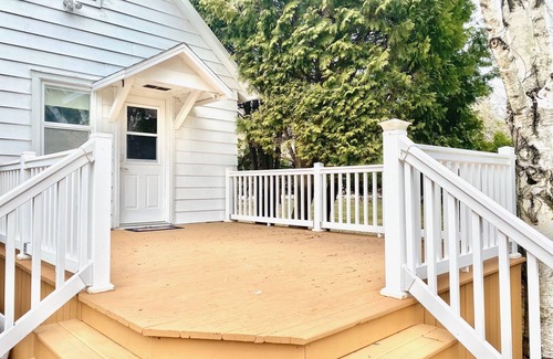 Juddville House | Beautifully Remodeled Bungalow Near Egg Harbor & Fish Creek