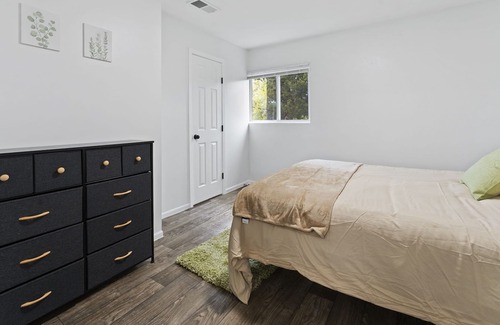 St. Johns Apartment | Remodeled Cozy Clean Oasis, Central Austin