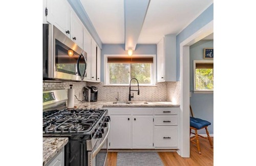 Oscoda Cottage | Tranquil Lakefront Cottage on Van Etten Lake – 10/10 Rated!