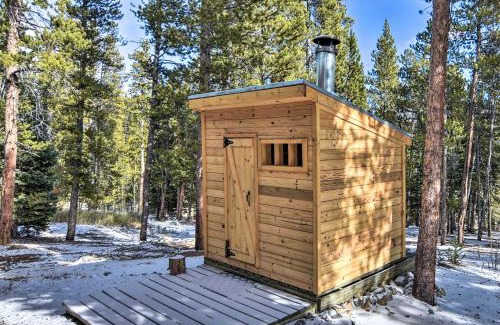 Fairplay House | Cozy Swedish Cope Log Cabin with Sauna & Loft Retreat