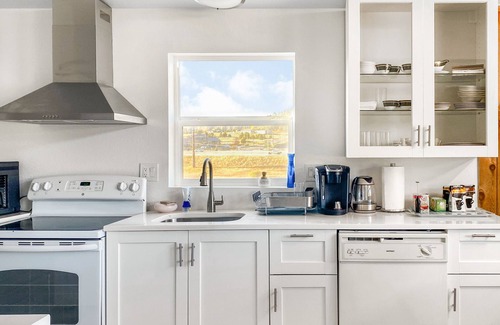 Aspen Park House | Cozy Getaway Steps from Shopping and Family-Friendly Fun