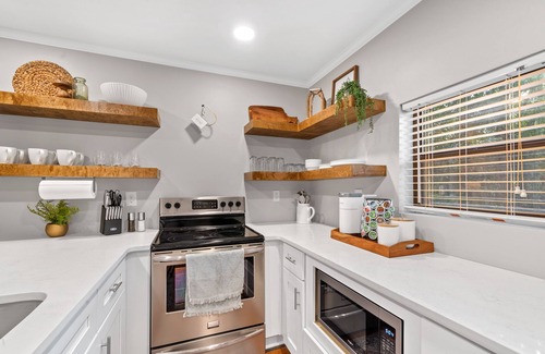 Milledgeville House | Historic Cottage Steps from Georgia College & Downtown Milly