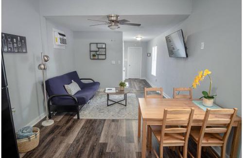 Five Points Apartment | Historic Remodeled 1BR House Steps from Downtown